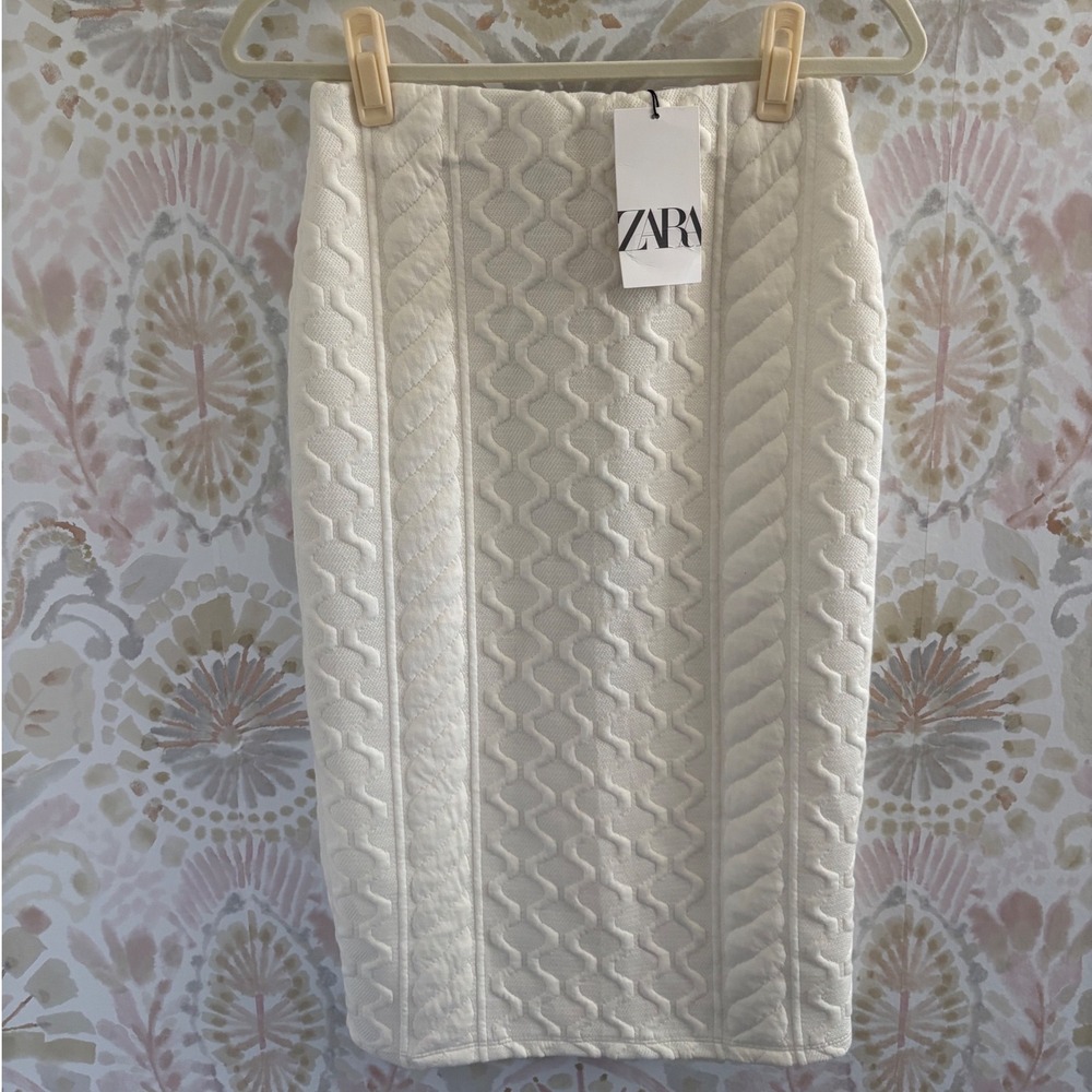 NWT Zara Cream White Textured Quilted Knit Pencil Skirt High Waist Back Slit | S
